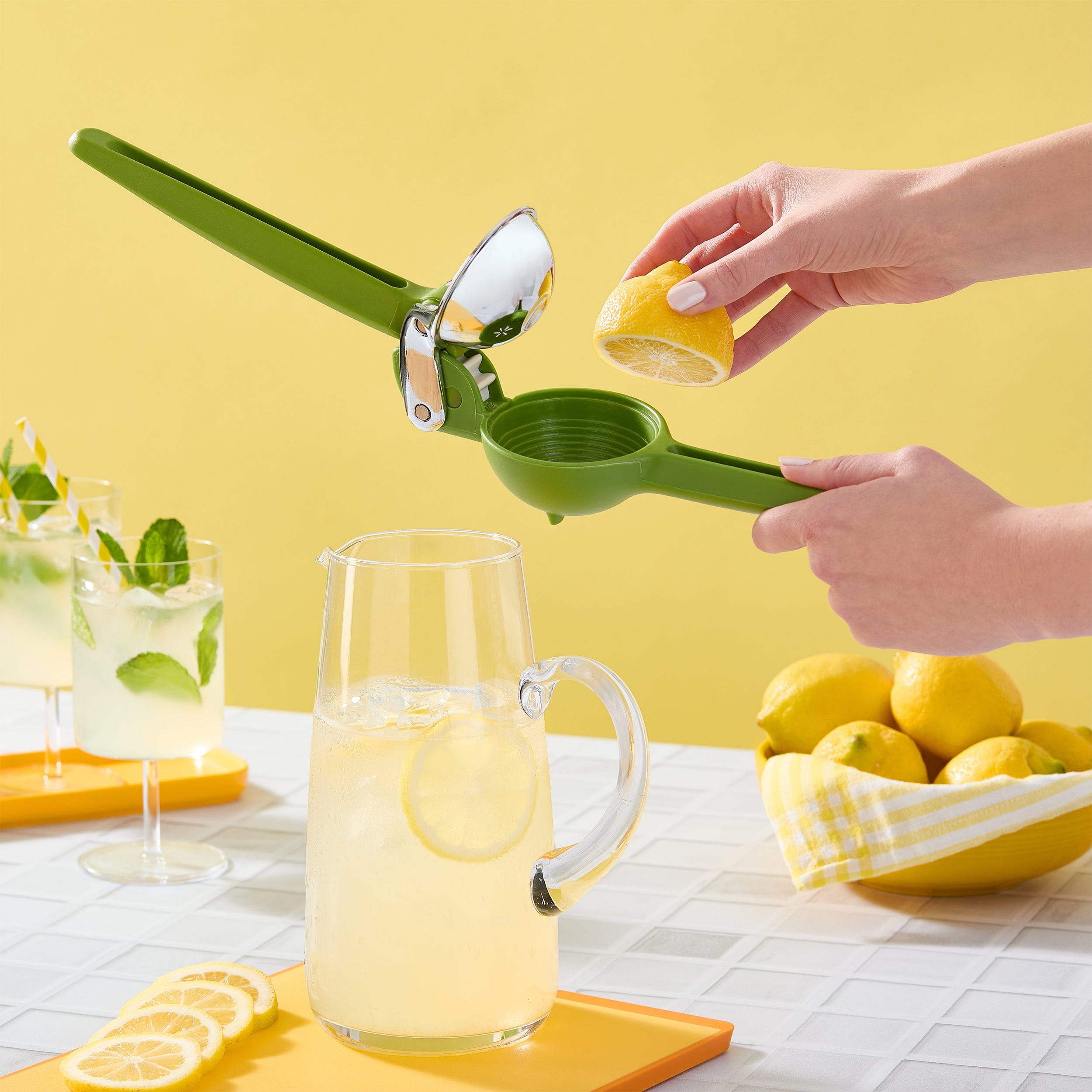 Chefn Fruit & Vegetable Prep FreshForce Citrus Juicer FreshForce Citrus Juicer - Best Handheld Juicer for Lemons and Limes