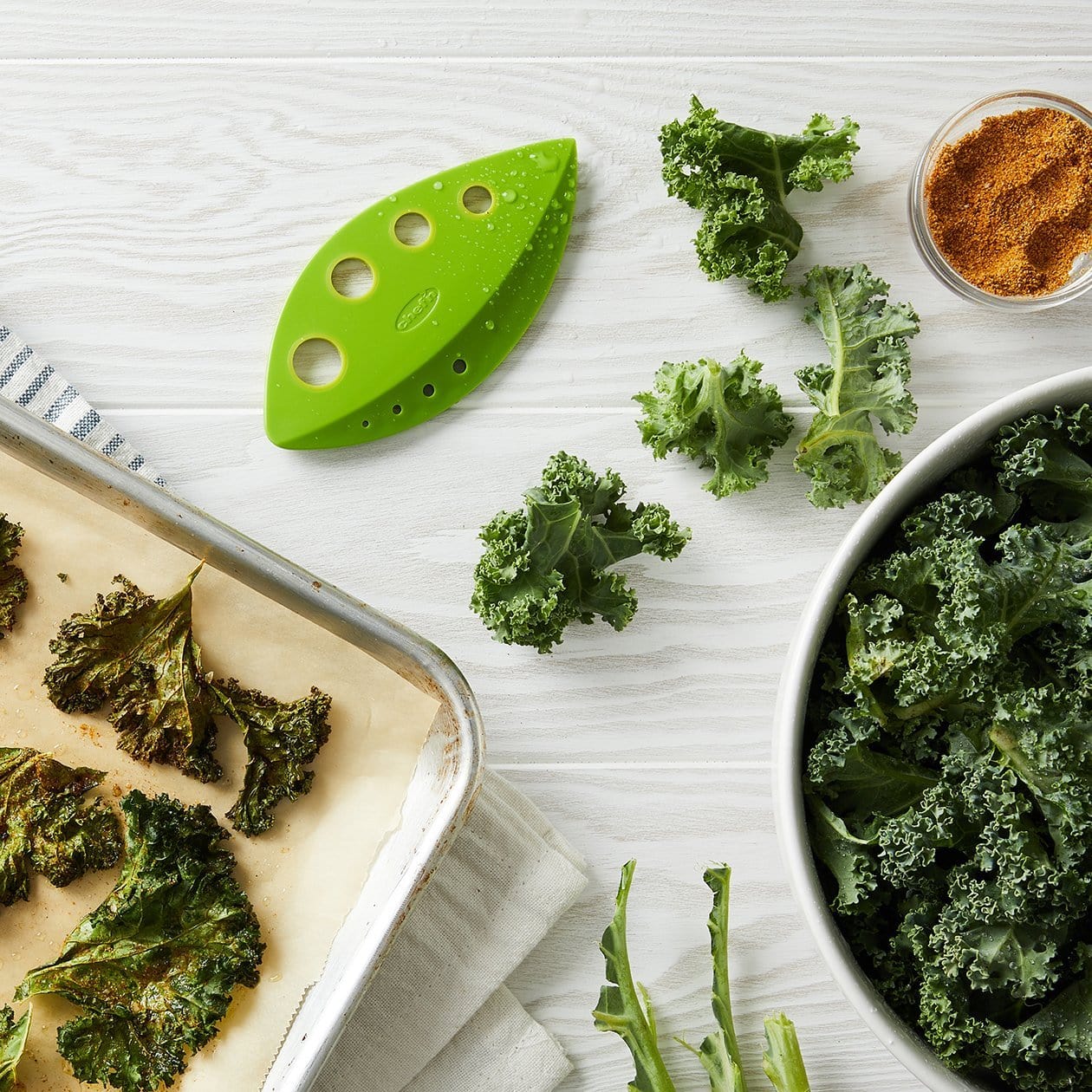 Chefn Fruit & Vegetable Prep/Cutting & Chopping LooseLeaf Kale and Greens Stripper