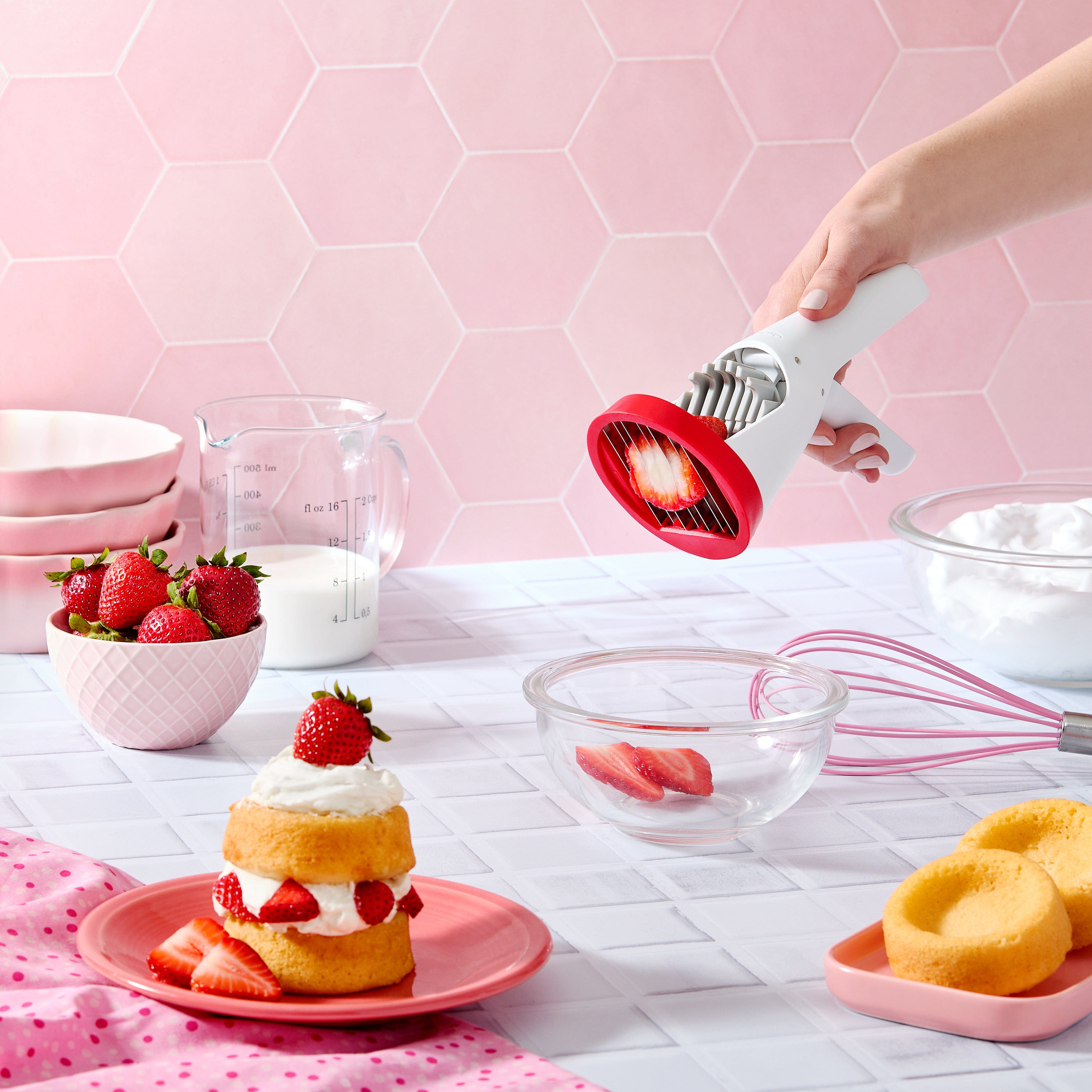 Chefn Fruit & Vegetable Prep/Cutting & Chopping Slicester Handheld Strawberry Slicer